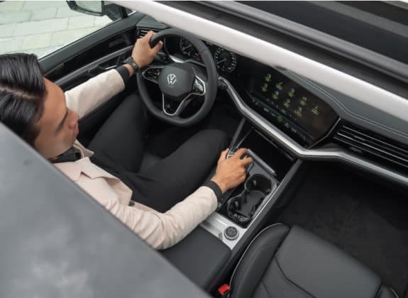 Volkswagen Touareg 1